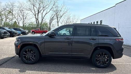 Metallic 2026 Jeep Grand Cherokee Limited
