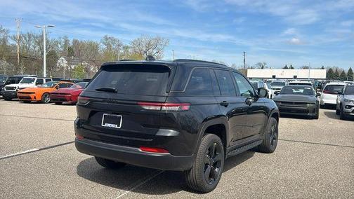 Diamond Black 2026 Jeep Grand Cherokee Limited