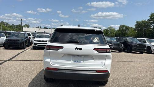 Bright White Clearcoat 2026 Jeep Grand Cherokee L Limited