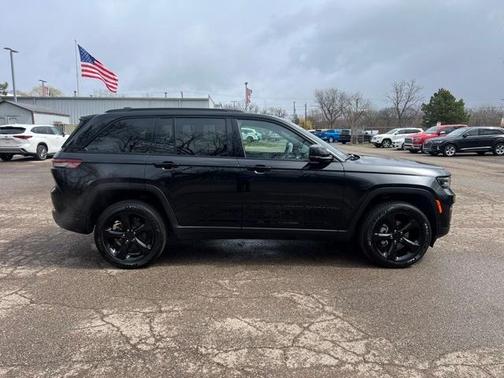2024 Jeep Grand Cherokee Laredo