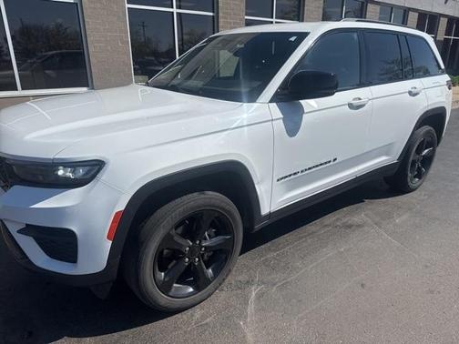 2022 Jeep Grand Cherokee Altitude