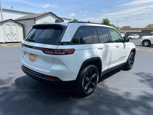2022 Jeep Grand Cherokee Altitude