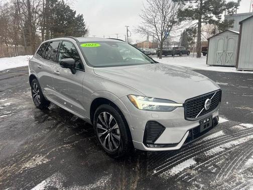 2025 Volvo XC60 B5 Plus