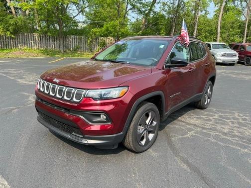 2022 Jeep Compass Latitude Lux
