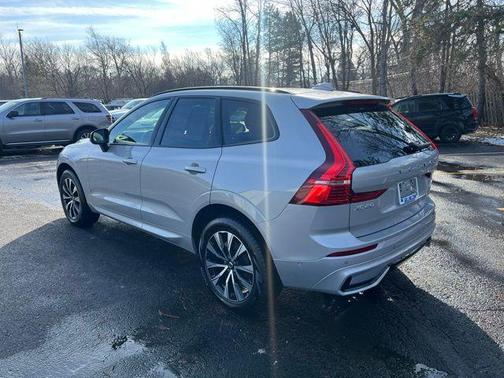 2025 Volvo XC60 B5 Plus