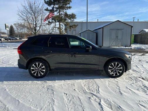 2025 Volvo XC60 B5 Plus