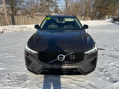 2025 Volvo XC60 B5 Plus