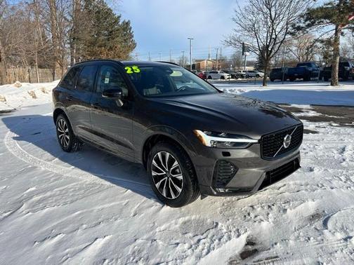 2025 Volvo XC60 B5 Plus