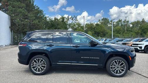 Fathom Blue Pearlcoat 2027 Jeep Grand Cherokee Summit