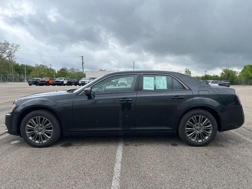 2014 Chrysler 300C John Varvatos Luxury