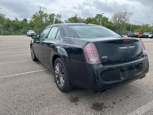 2014 Chrysler 300C John Varvatos Luxury