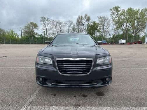 2014 Chrysler 300C John Varvatos Luxury