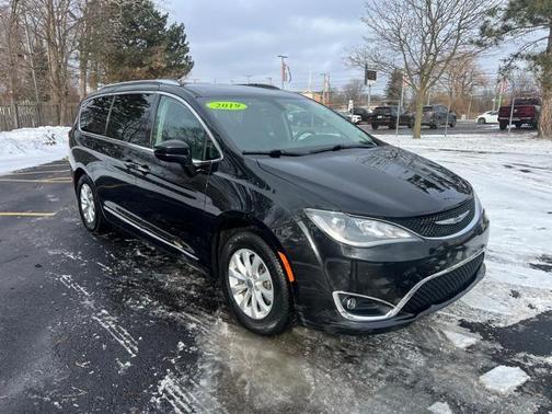 2019 Chrysler Pacifica Touring-L