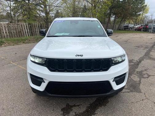 2023 Jeep Grand Cherokee Altitude