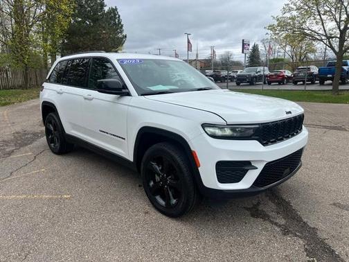 2023 Jeep Grand Cherokee Altitude