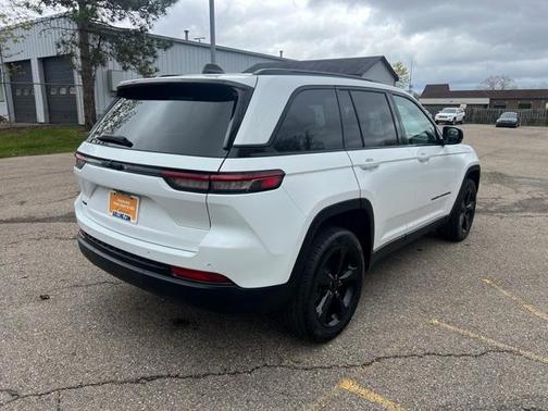 2023 Jeep Grand Cherokee Altitude