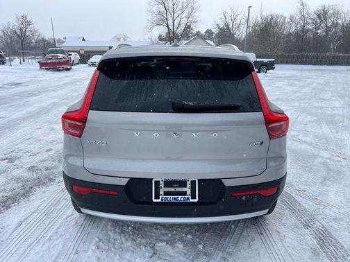 2025 Volvo XC40 B5 Plus Bright Theme