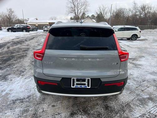 2025 Volvo XC40 B5 Plus Bright Theme