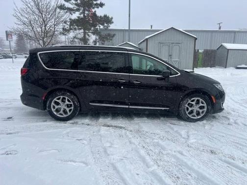 2018 Chrysler Pacifica Touring-L Plus