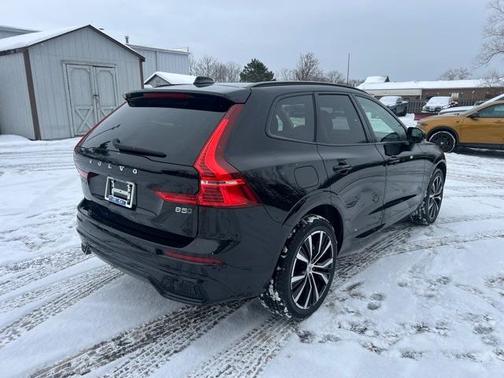 2025 Volvo XC60 B5 Plus