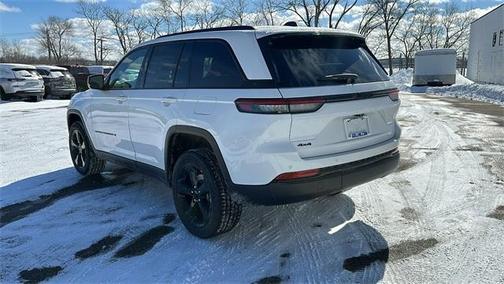 2025 Jeep Grand Cherokee Laredo