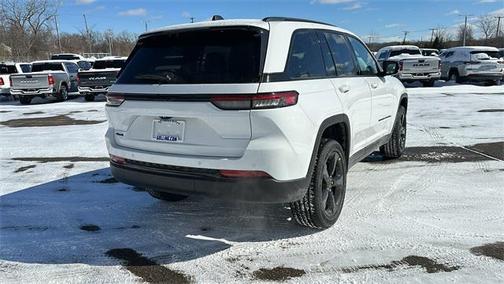 2025 Jeep Grand Cherokee Laredo
