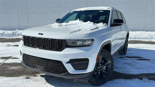 2025 Jeep Grand Cherokee Laredo
