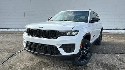 2025 Jeep Grand Cherokee Laredo