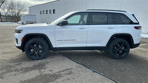 2025 Jeep Grand Cherokee Laredo