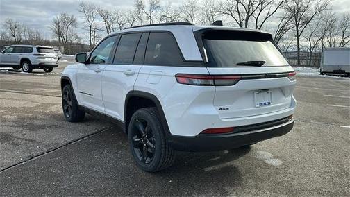 2025 Jeep Grand Cherokee Laredo