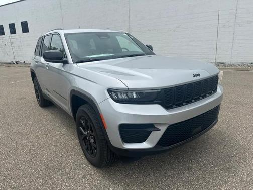 2024 Jeep Grand Cherokee Laredo