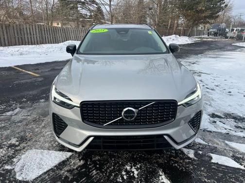 2025 Volvo XC60 B5 Plus