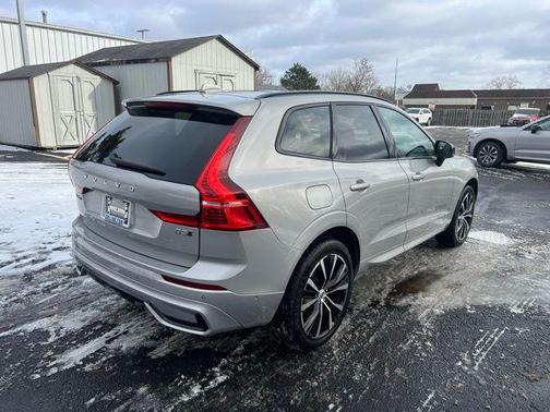 2025 Volvo XC60 B5 Plus