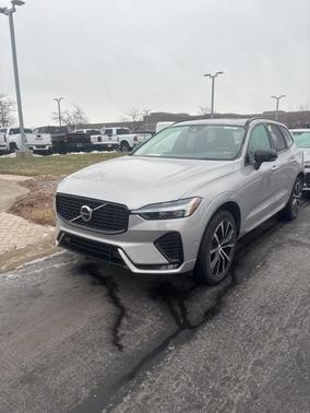 2025 Volvo XC60 B5 Plus