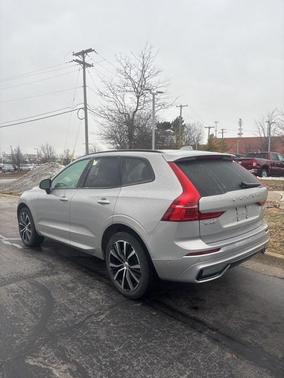 2025 Volvo XC60 B5 Plus