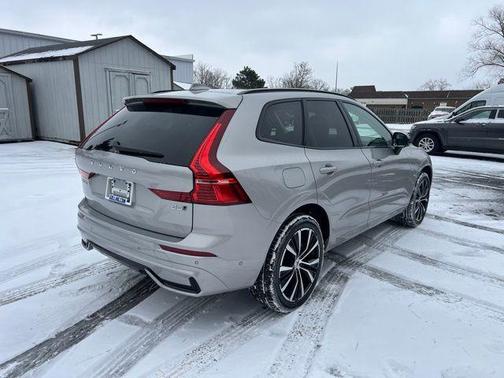 2025 Volvo XC60 B5 Plus