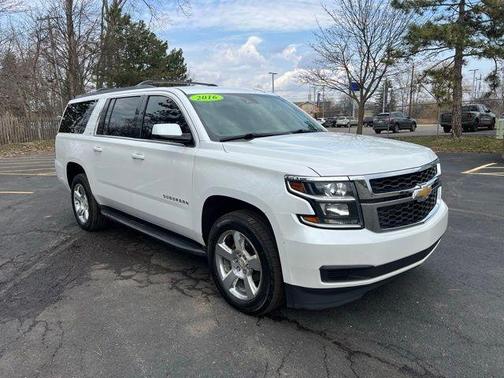 Iridescent Pearl Tricoat 2016 Chevrolet Suburban LT