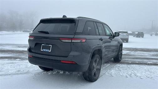 2025 Jeep Grand Cherokee Laredo