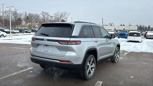Silver Zynith 2026 Jeep Grand Cherokee Limited