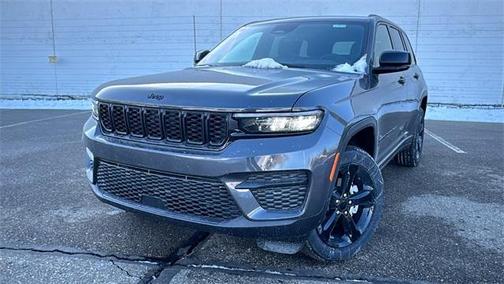 2025 Jeep Grand Cherokee Laredo