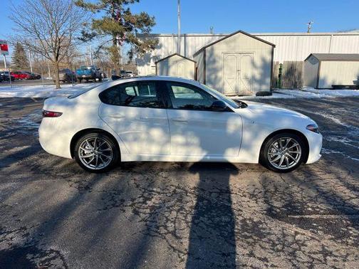 2024 Alfa Romeo Giulia Ti