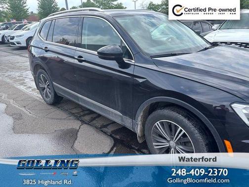 Deep Black Pearl Effect 2018 Volkswagen Tiguan 2.0T SEL