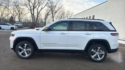 Bright White Clearcoat 2026 Jeep Grand Cherokee Limited