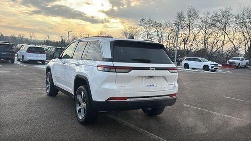 Bright White Clearcoat 2026 Jeep Grand Cherokee Limited