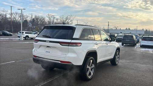 Bright White Clearcoat 2026 Jeep Grand Cherokee Limited