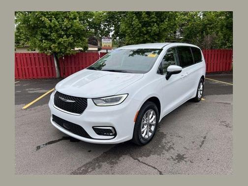 Bright White Clearcoat 2023 Chrysler Pacifica Touring-L