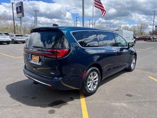 Fathom Blue Pearlcoat 2023 Chrysler Pacifica Touring-L