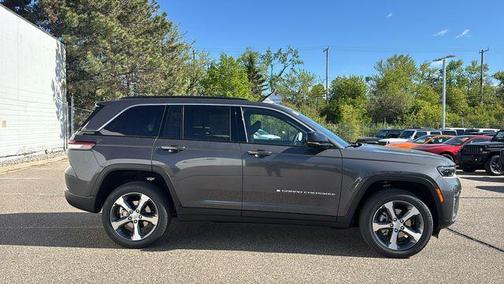 Metallic 2026 Jeep Grand Cherokee Limited