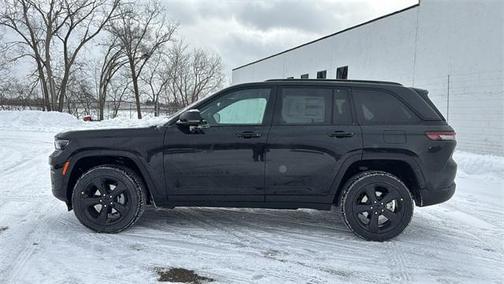 2025 Jeep Grand Cherokee Laredo