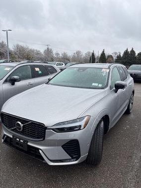 2025 Volvo XC60 B5 Plus